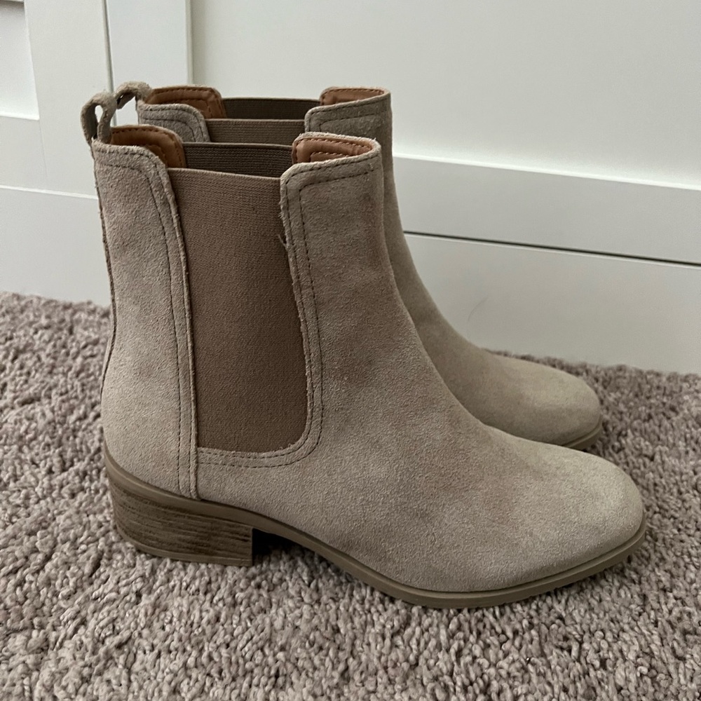 Kenneth Cole reaction Womens Chelsea boots 8.5